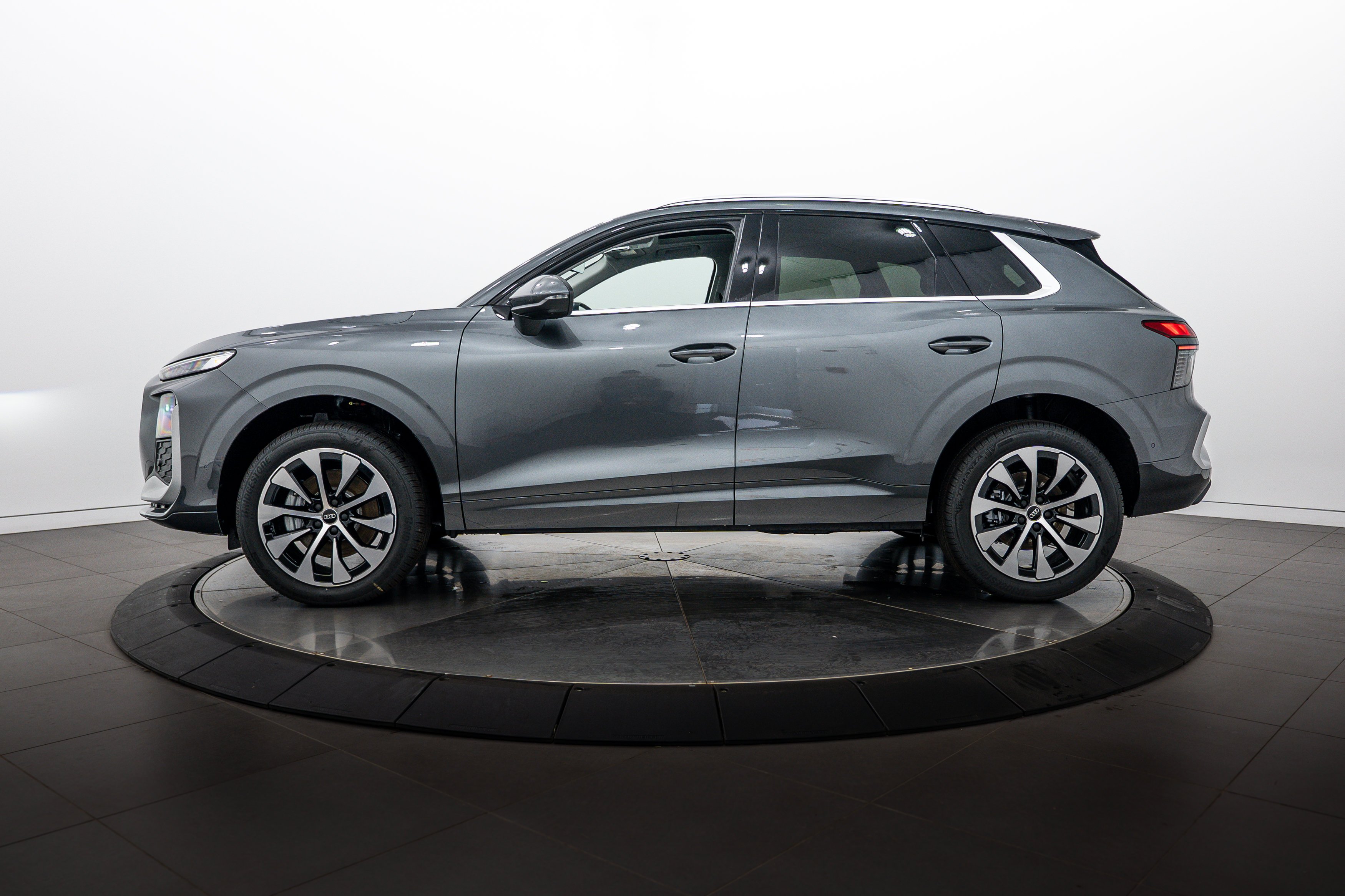 New 2026 Daytona Gray Audi S line image 6