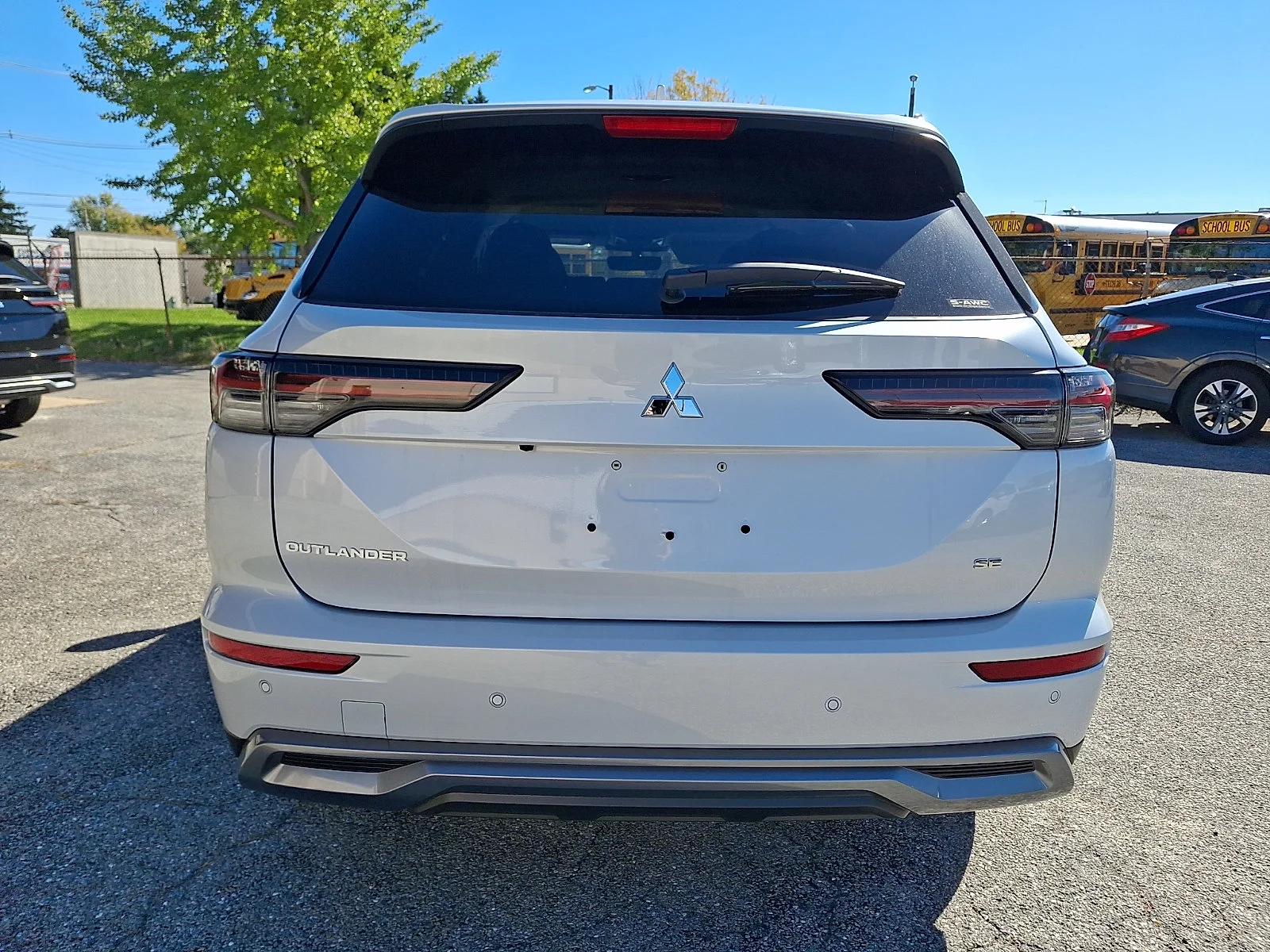 New 2026 White Mitsubishi SE image 6