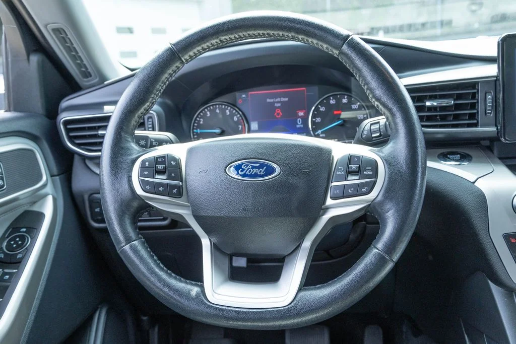 Used 2023 Gray Ford XLT image 10