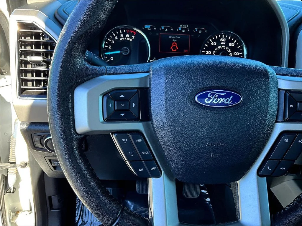 Used 2020 White Ford Lariat image 12
