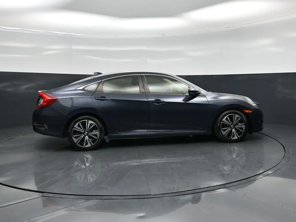 Used 2018 Blue Honda EX-T image 19