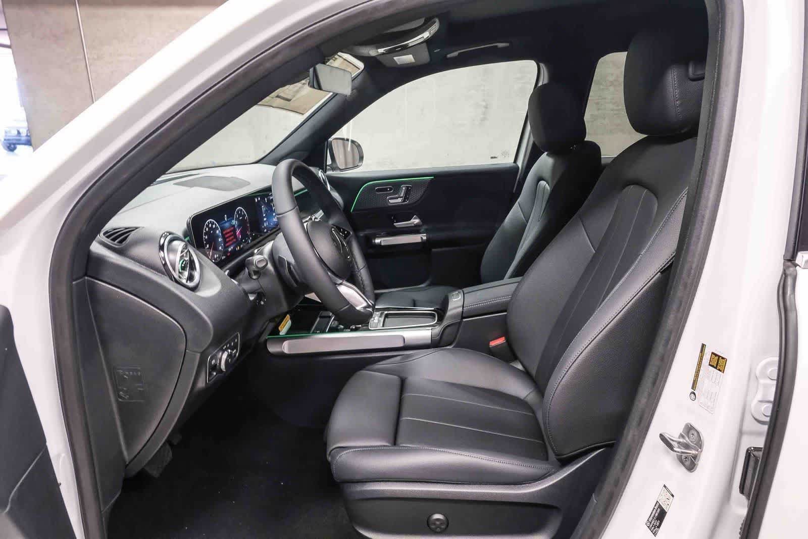 New 2026 Polar White Mercedes-Benz GLB 250 image 24