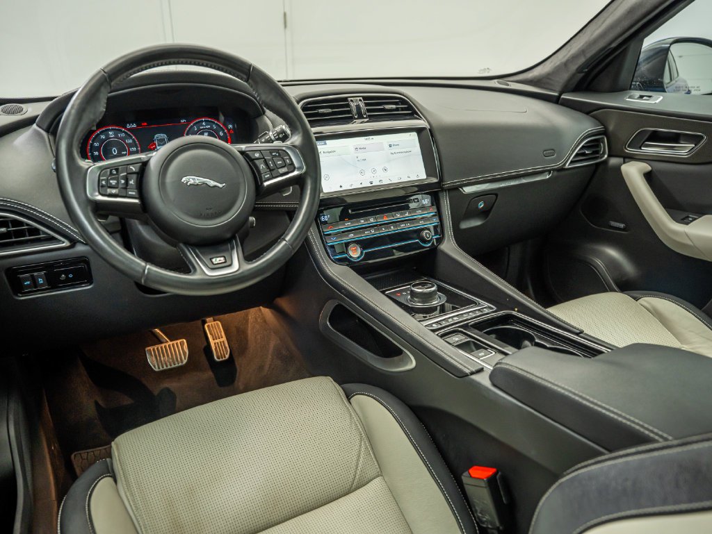 Used 2019 Caesium Blue Metallic Jaguar 30t R-Sport image 31
