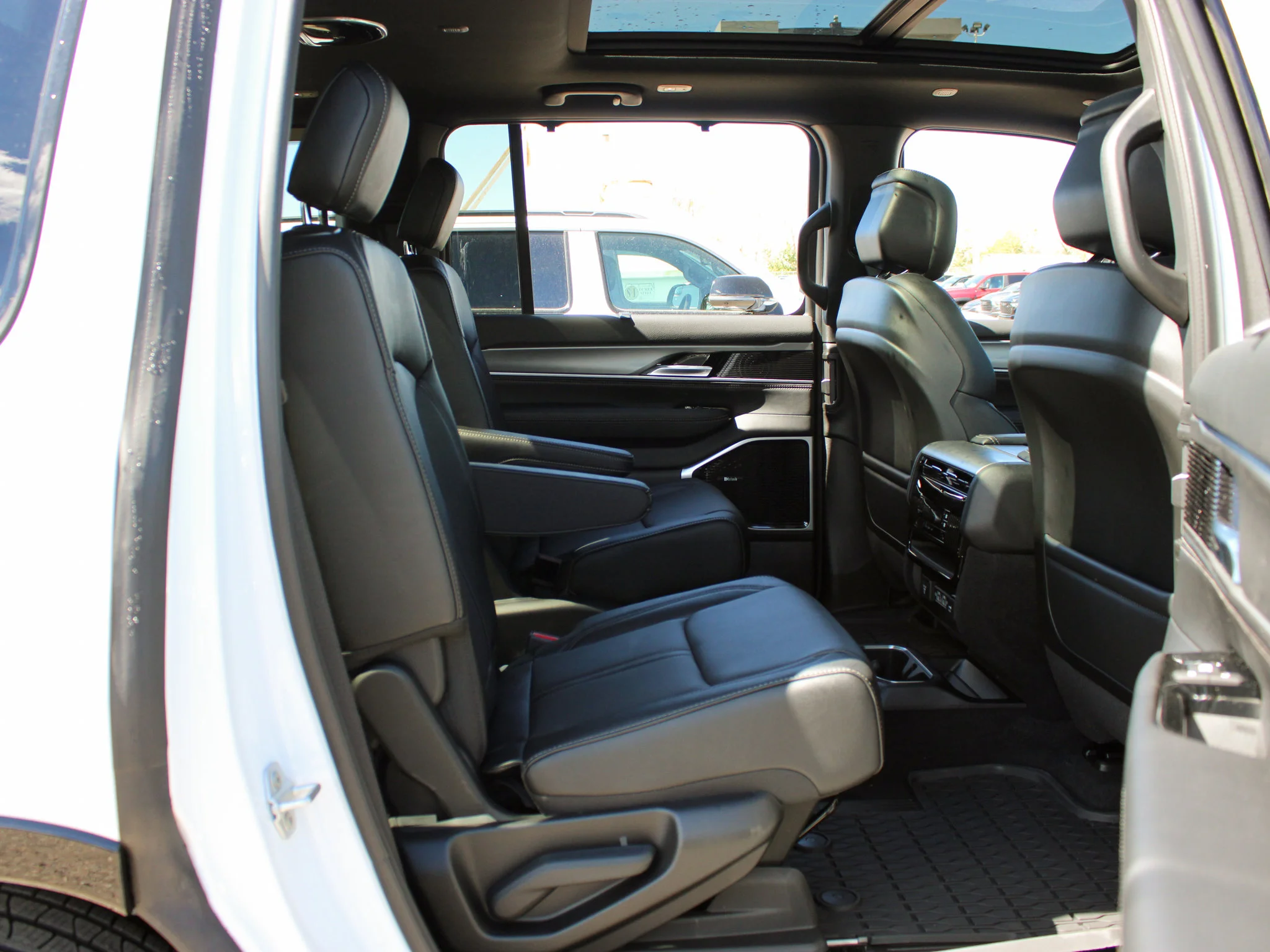 Used 2026 White Jeep Limited Reserve* image 12