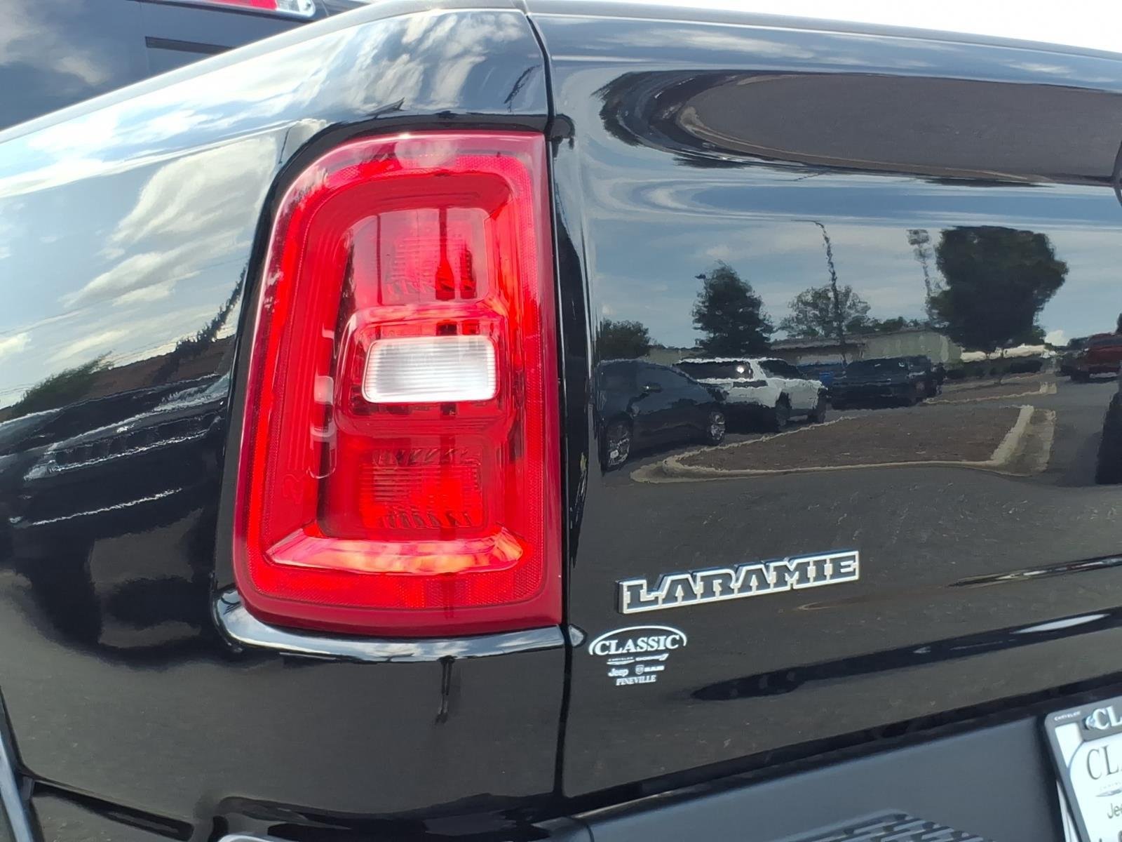 New 2026 Diamond Black Crystal Pearl-Coat Exterior Paint RAM Laramie image 19