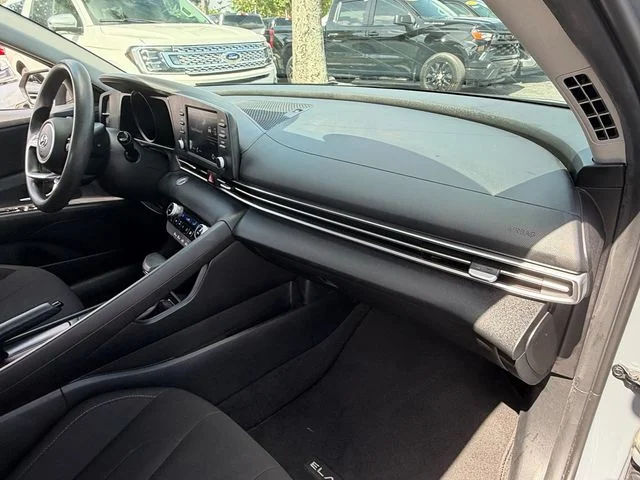 Used 2022 Gray Hyundai SEL image 17