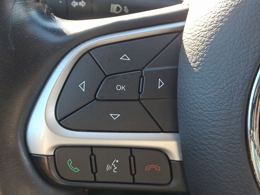 Used 2021 Gray Jeep Latitude image 21