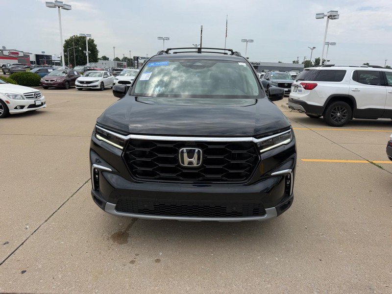 Certified Used 2024 Crystal Black Pearl Honda AWD ELITE image 33