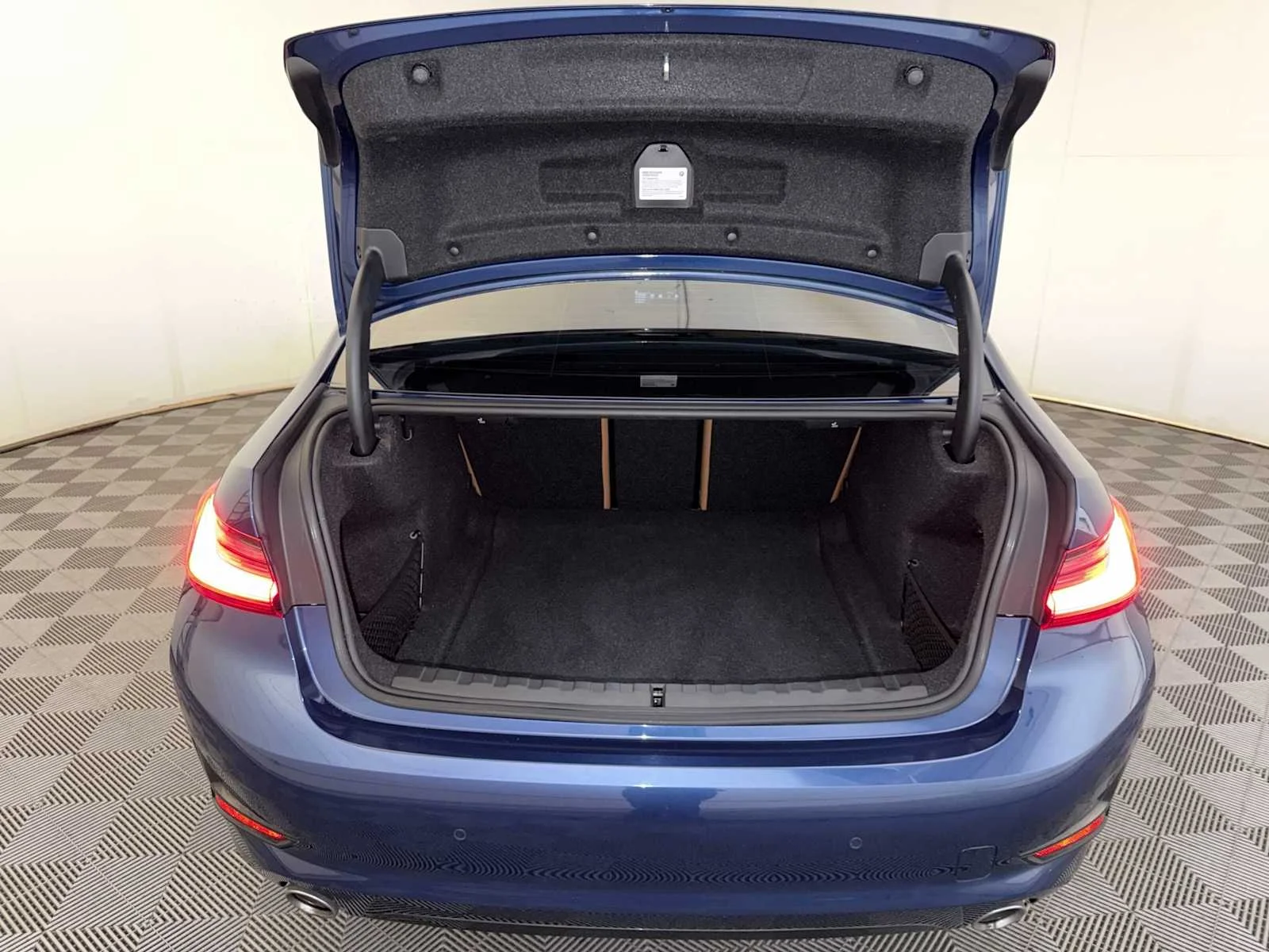 2021 BMW 3 Series 330i - Photo 22