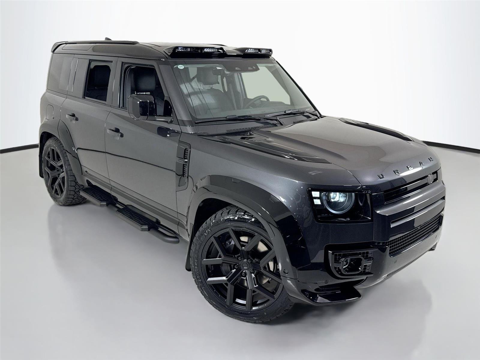 Used 2026 Carpathian Grey Premium Metallic Land Rover X-Dynamic SE | Urban Widetrack Build image 44