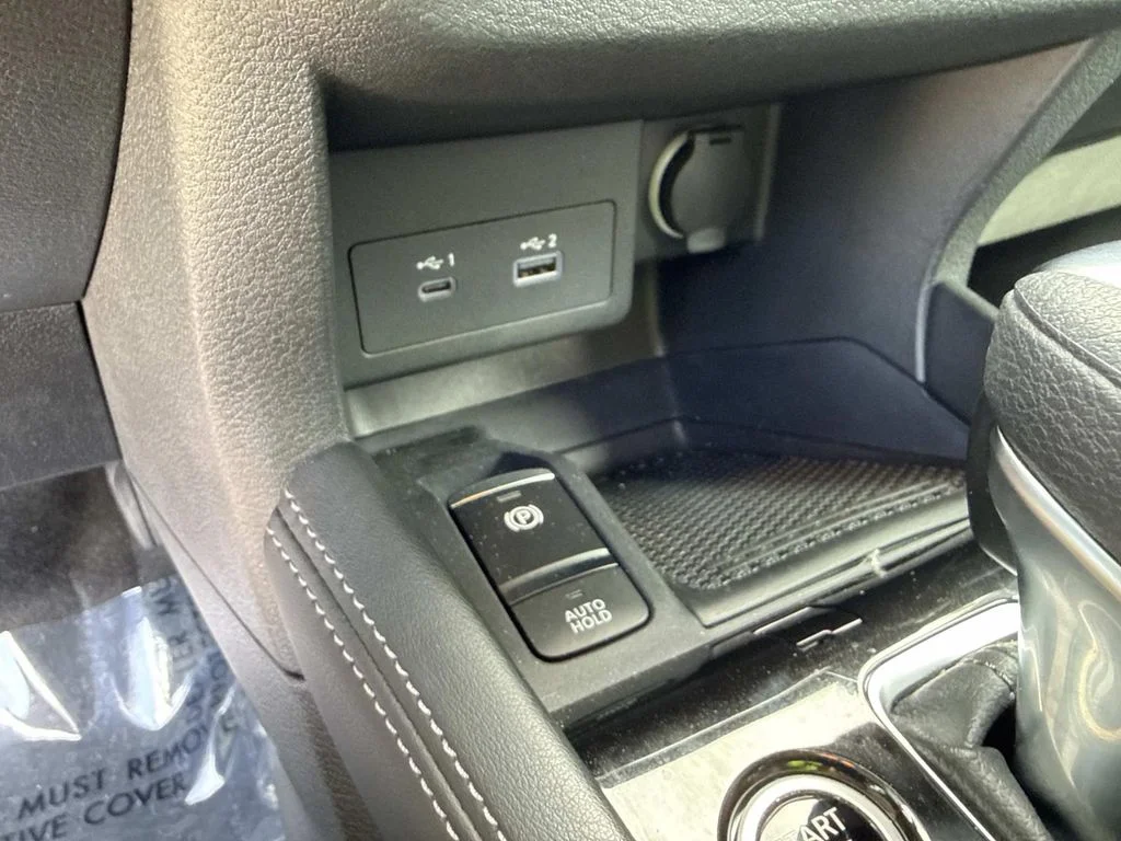 Used 2024 Red Nissan SR image 31