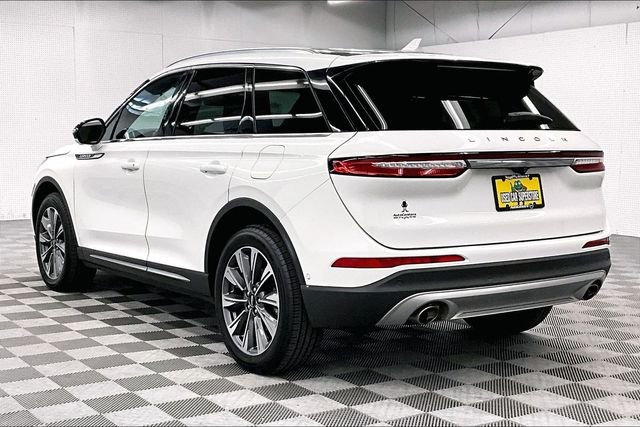 Used 2022 Pristine White Metallic Tri-Coat Lincoln Reserve image 2
