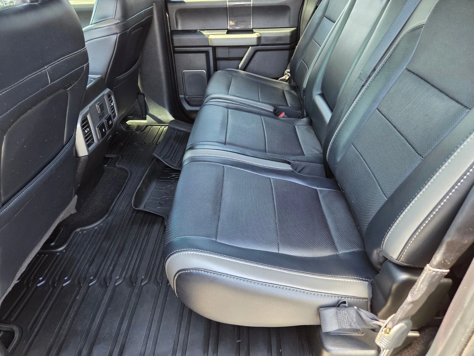 Used 2018 Gray Ford Raptor image 18