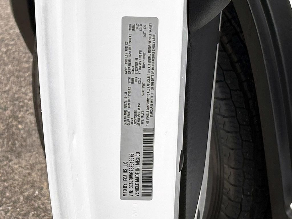 Used 2025 White Ram  image 10