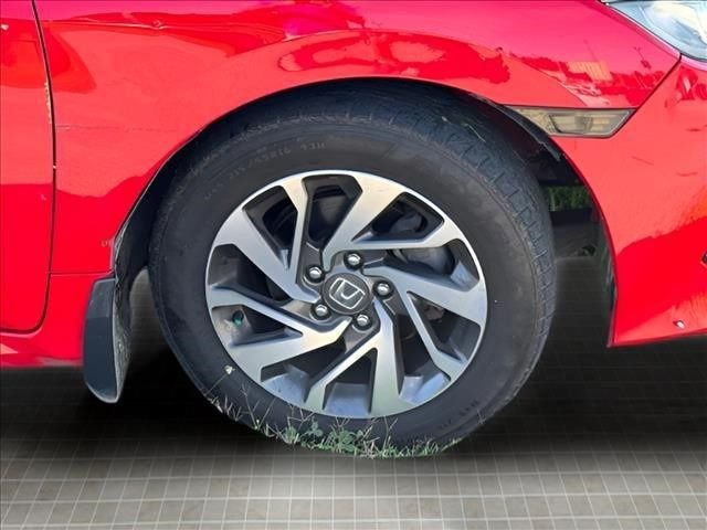 Used 2018 Red Honda EX image 10