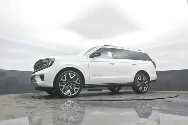 New 2026 Star White Metallic Tri-Coat Ford Platinum® image 36