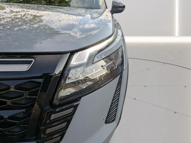 New 2026 Boulder Gray Pearl / Super Black Two-tone Nissan Rock Creek® image 7