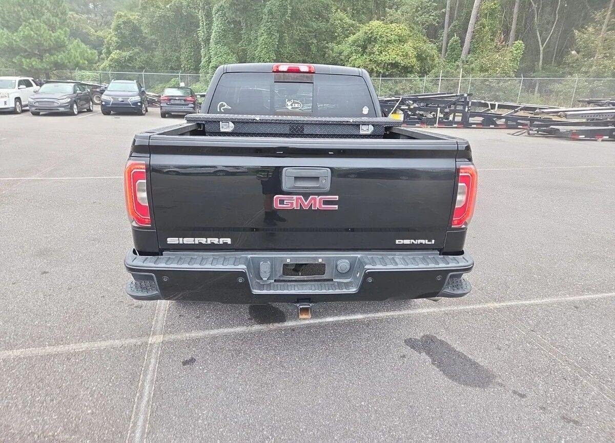 Used 2017 Onyx Black GMC Denali image 5