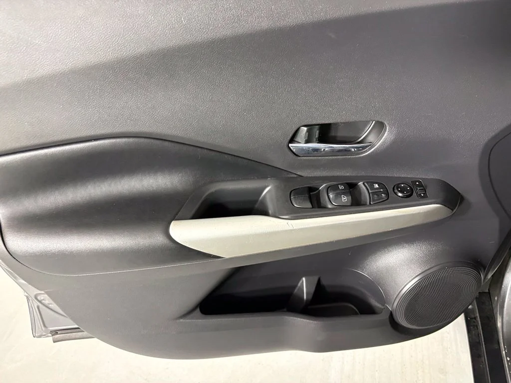 Used 2020 Gray Nissan SR image 23