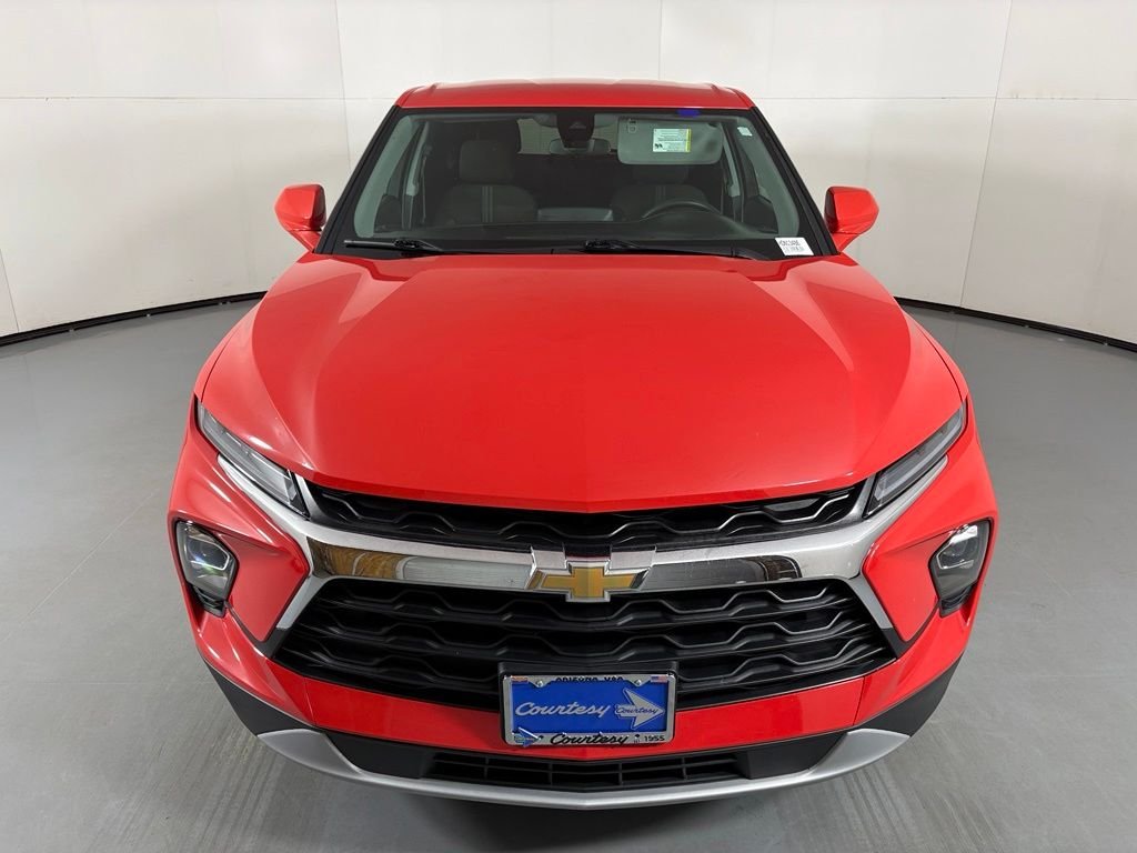 Used 2025 Orange Chevrolet LT image 3