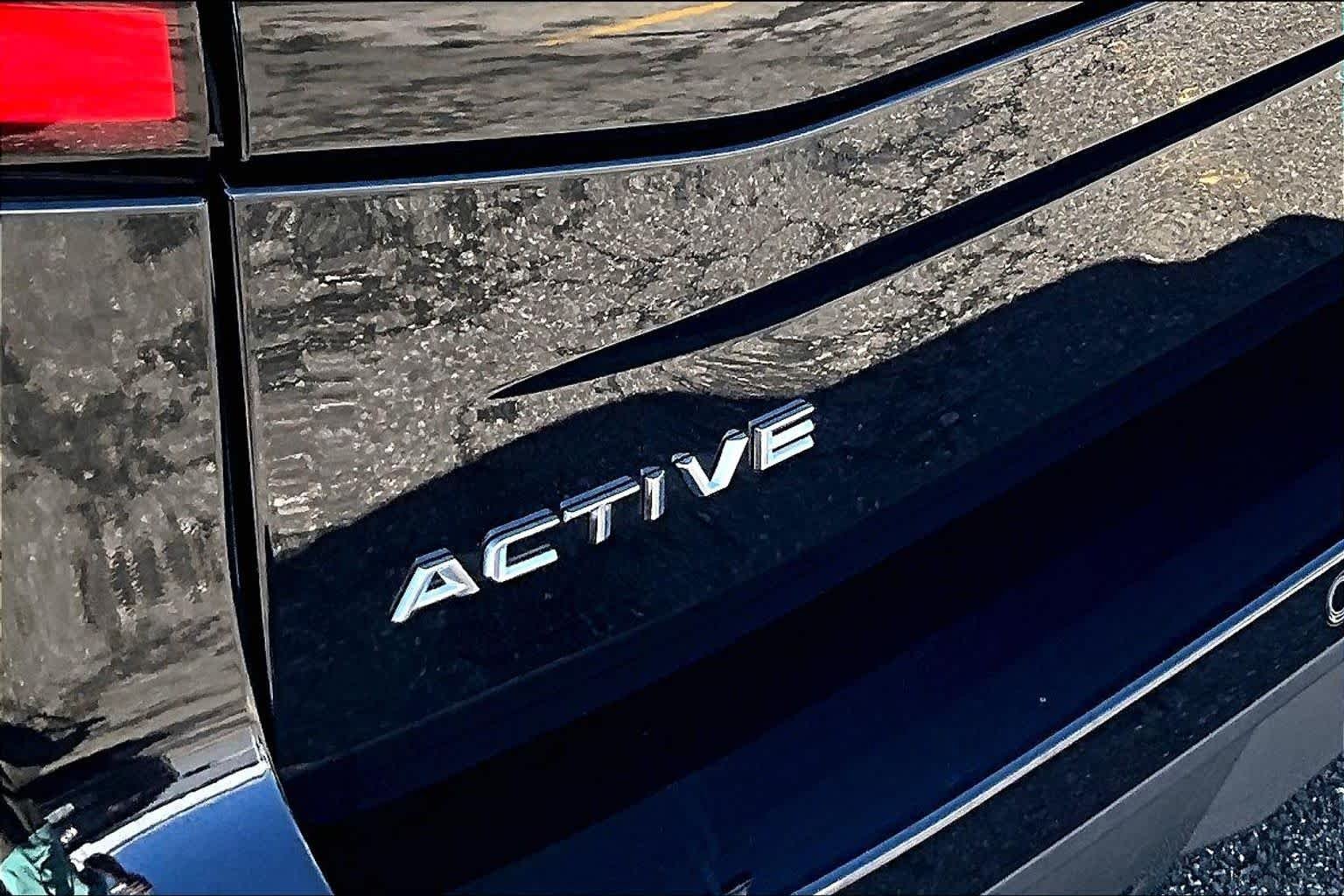 Certified Used 2025 Agate Black Metallic Ford Active image 12