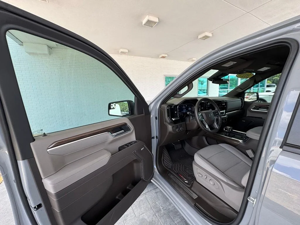 Used 2025 Gray Chevrolet RST image 11
