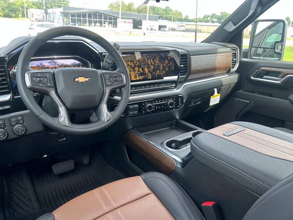 New 2026 Polar White Tricoat Chevrolet High Country image 13