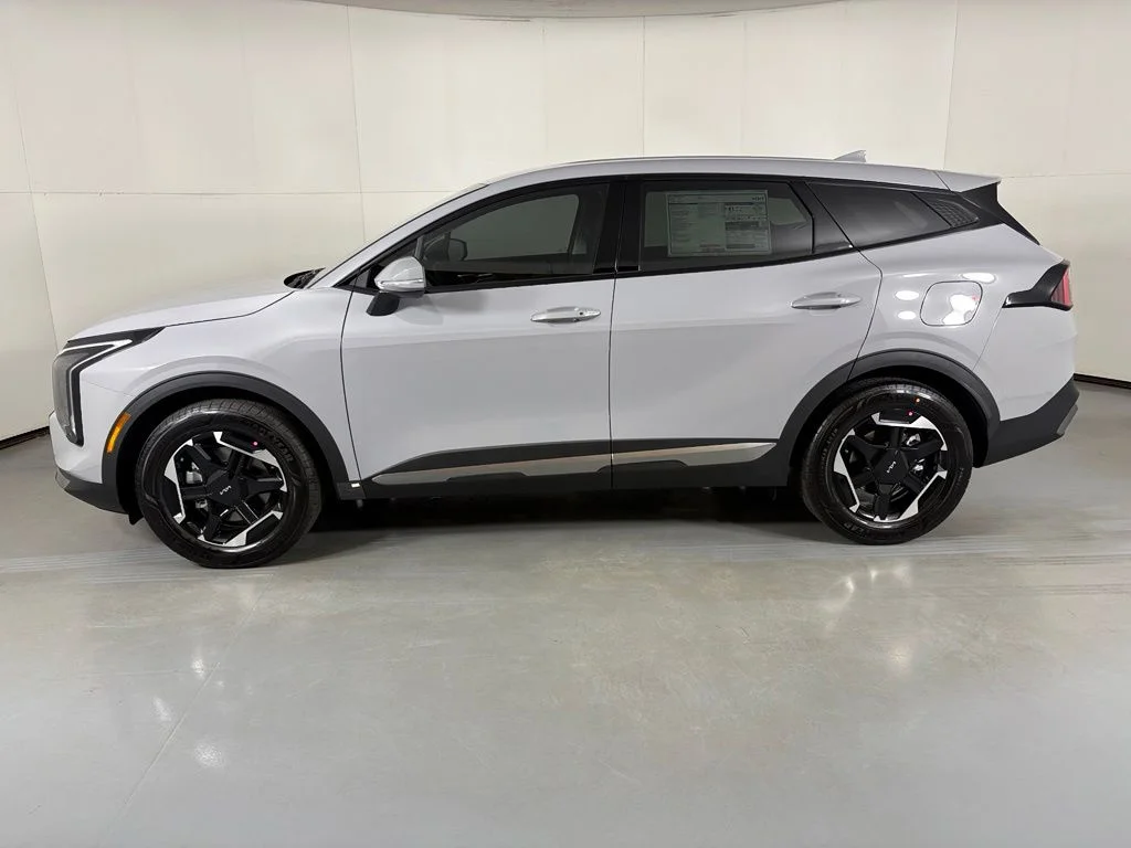 New 2027 Wolf Gray Kia S image 5