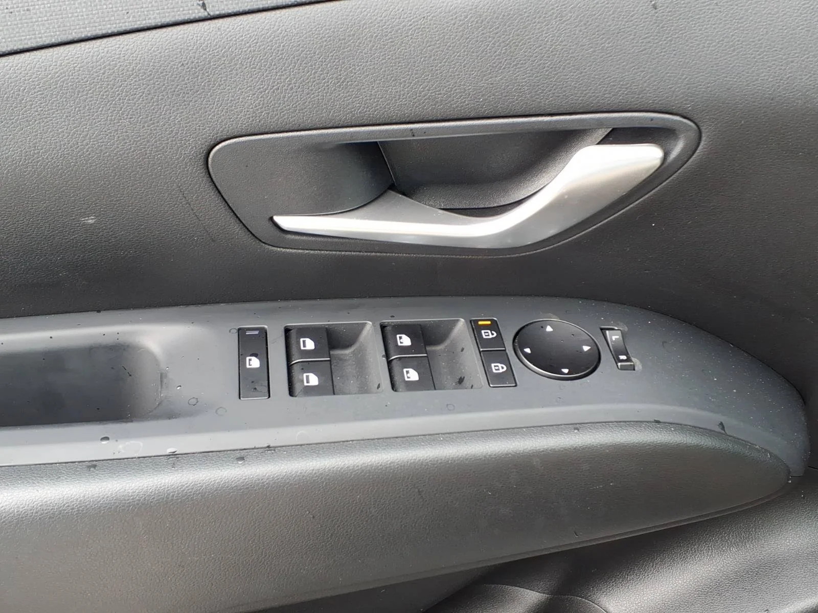 Used 2025 White Pearl Hyundai SEL Convenience image 26