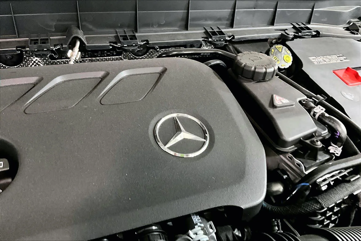 New 2026 Mountain Grey Metallic Mercedes-Benz GLB 250 image 16