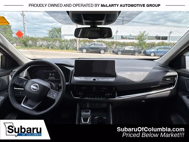 Used 2025 Gray Nissan SL image 21