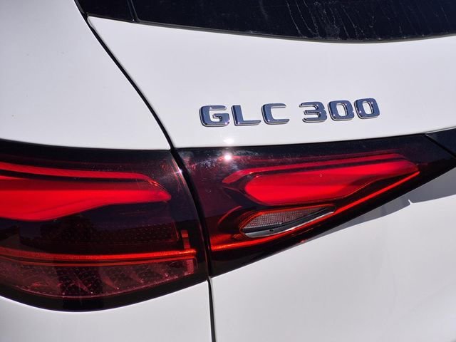 New 2026 Polar White Mercedes-Benz GLC 300 image 42