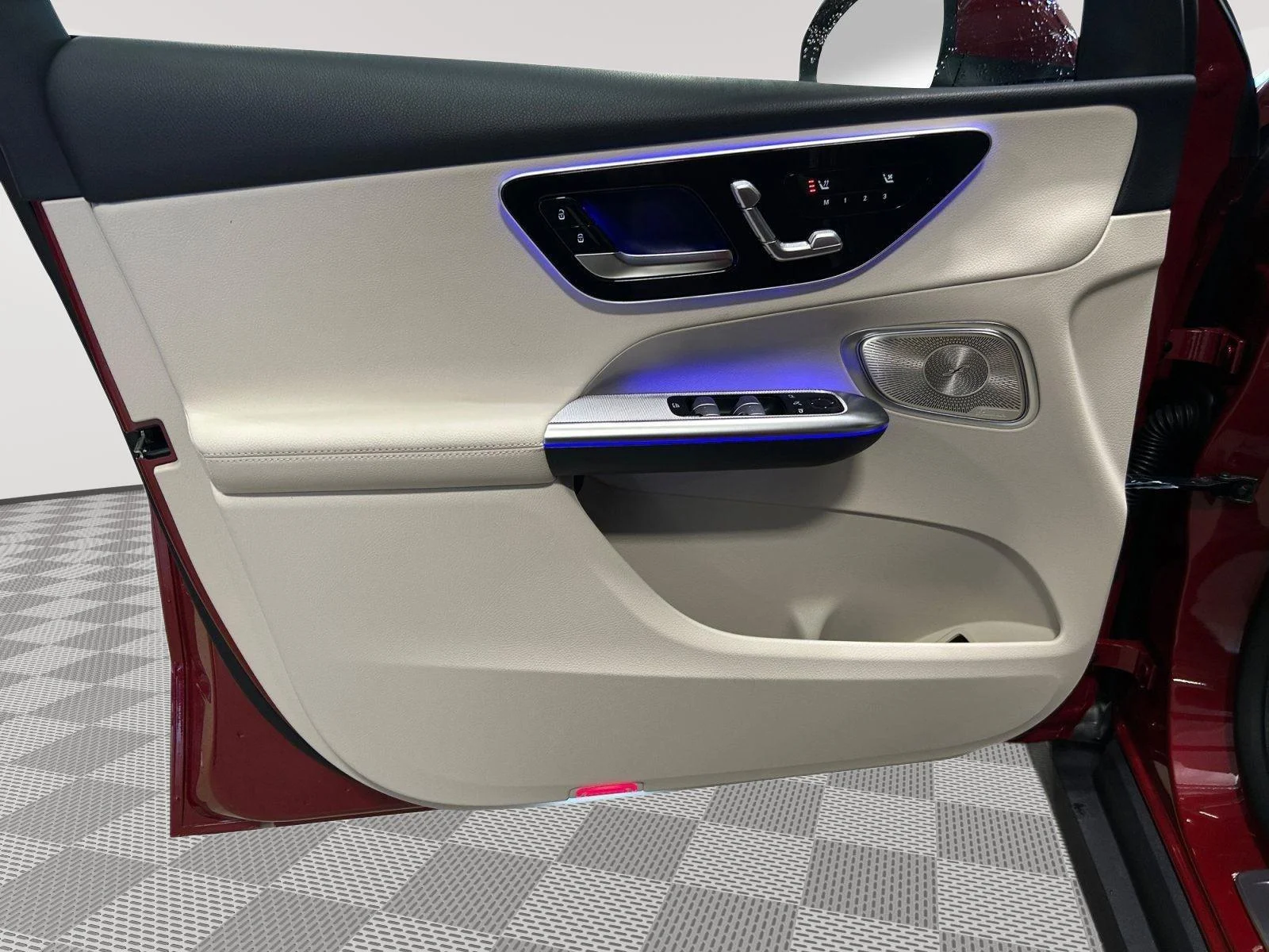 New 2026 MANUFAKTUR Patagonia Red Metallic Mercedes-Benz GLC 300 image 12