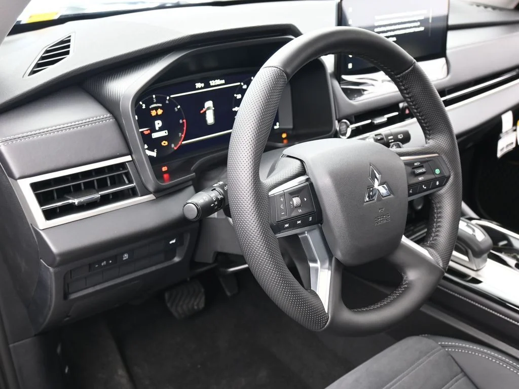 New 2026 Cosmic Blue Metallic Mitsubishi SE image 13