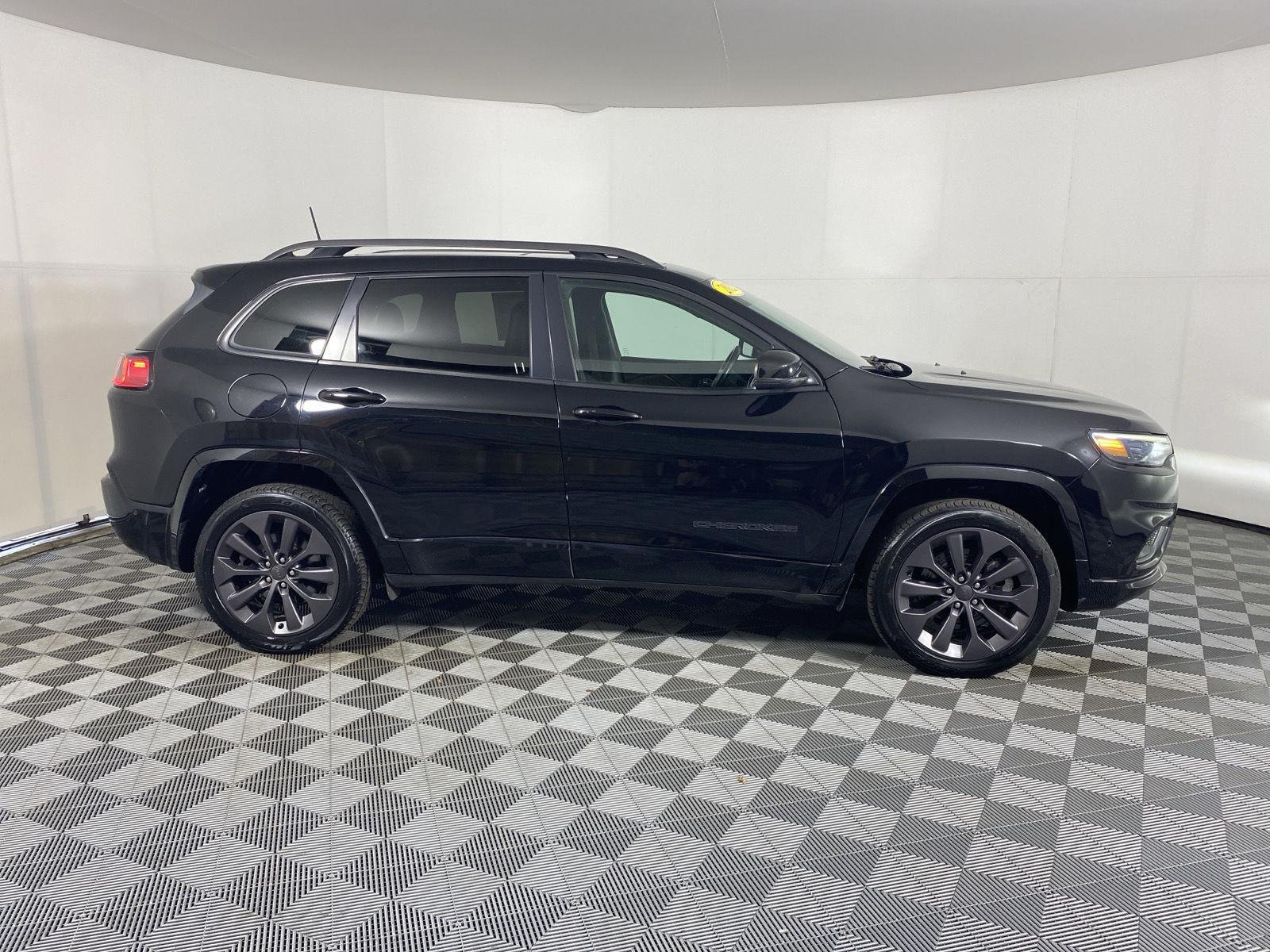 Used 2021 Diamond Black Crystal Pearlcoat Jeep High Altitude image 10