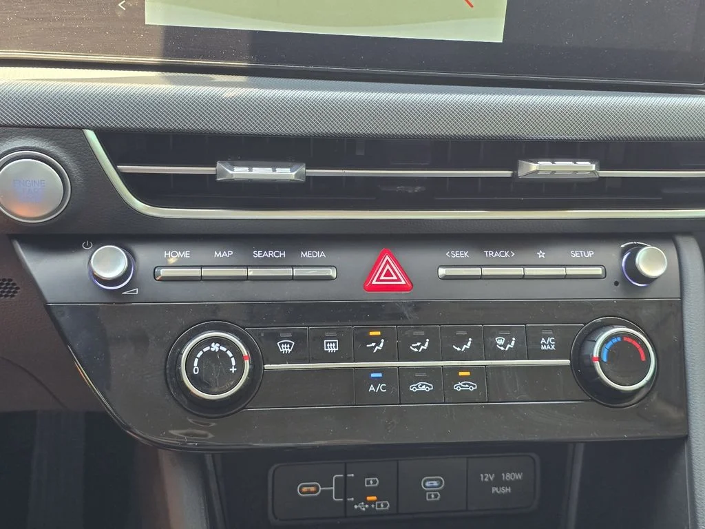 Used 2025 Serenity White Hyundai SE image 19