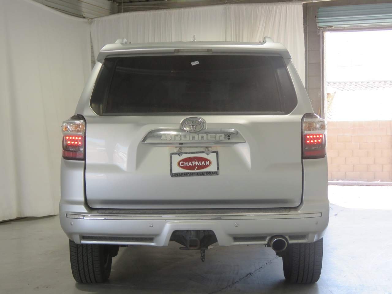 Used 2015 Classic Silver Metallic Toyota Limited image 5