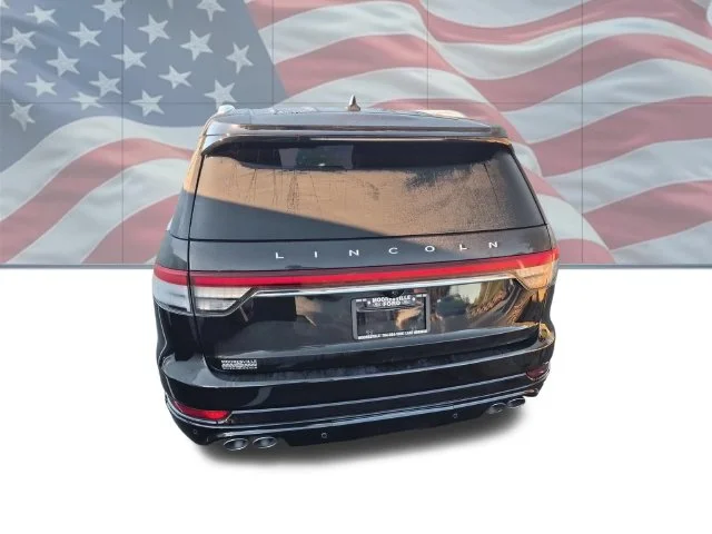 Used 2022 Black Lincoln Reserve image 4