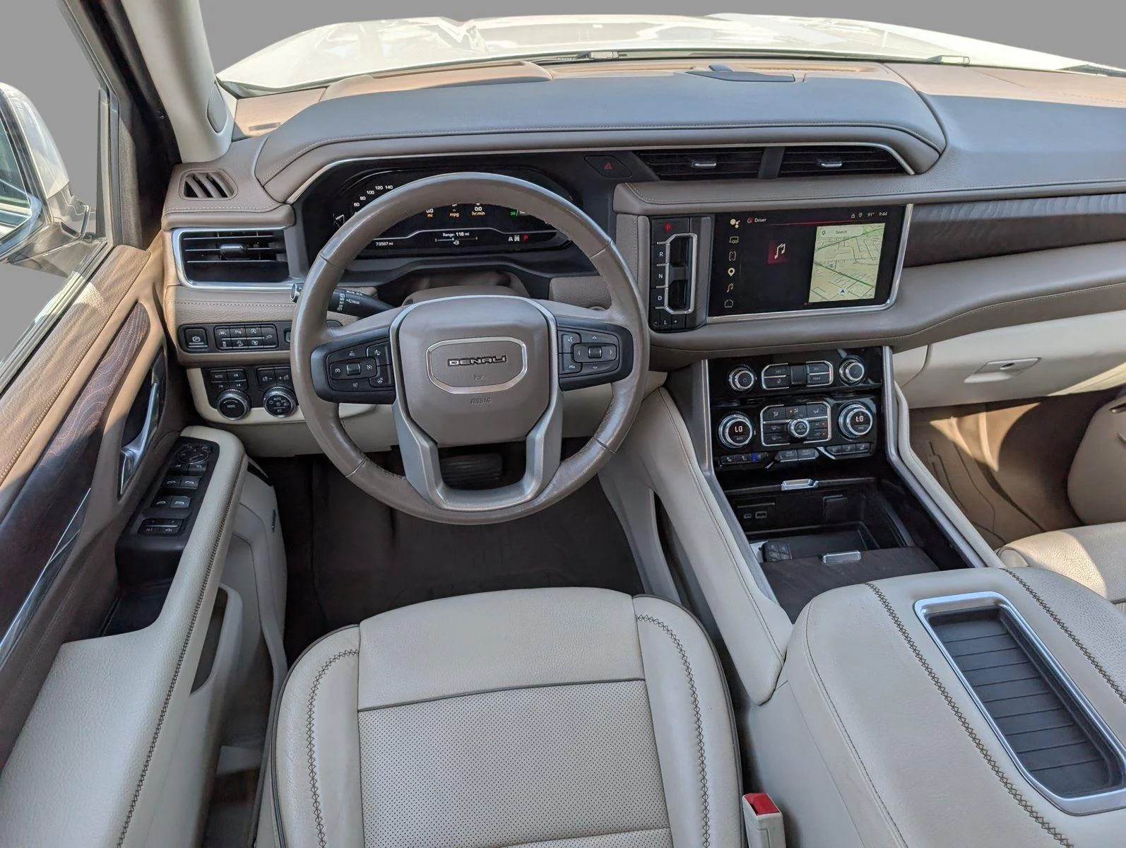 Used 2022 White Frost Tricoat GMC Denali image 31