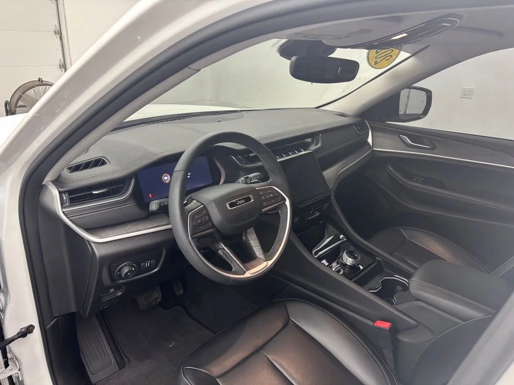 Used 2024 White Jeep Limited image 18