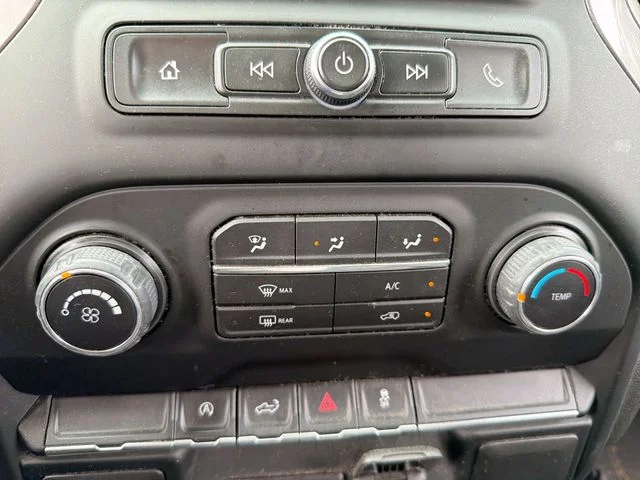 Used 2022 Silver Chevrolet Custom image 20