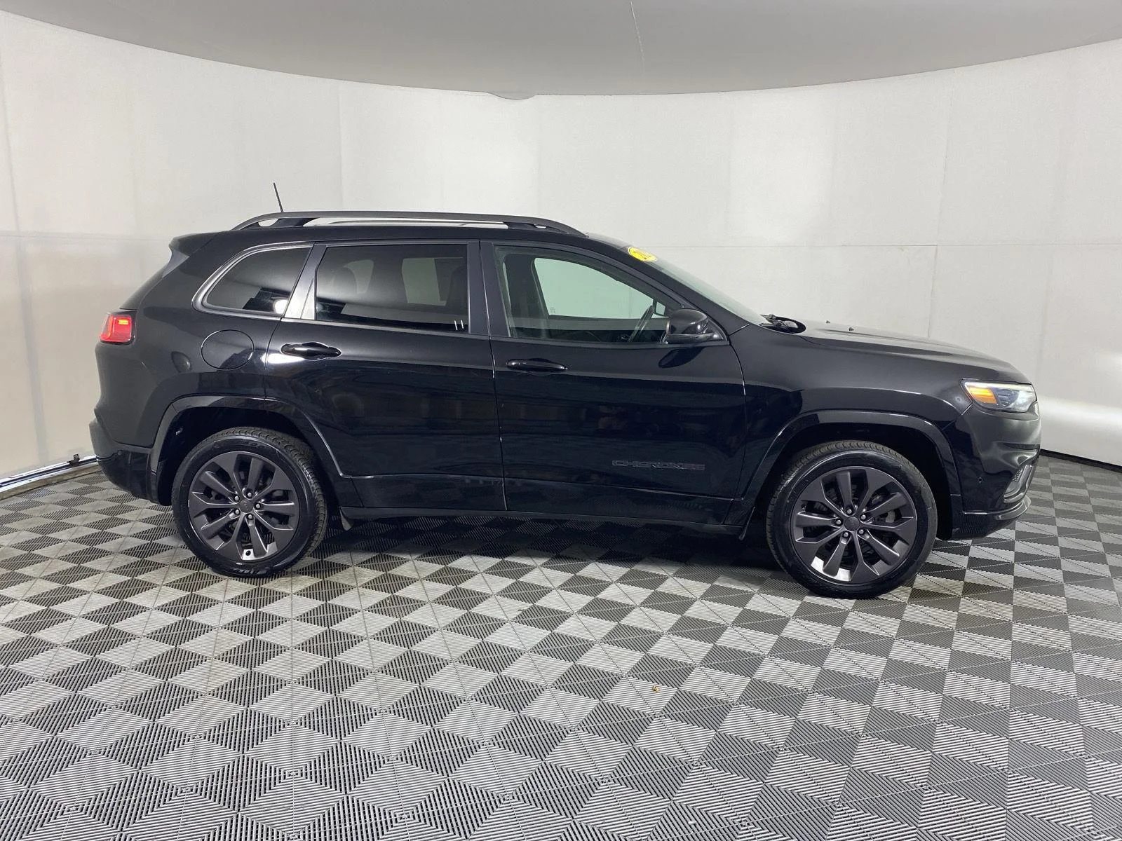 Used 2021 Diamond Black Crystal Pearlcoat Jeep High Altitude image 10