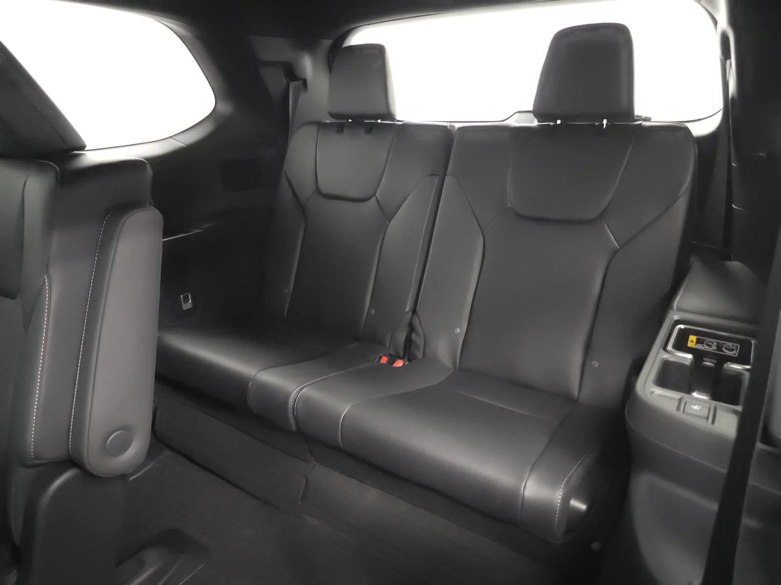 New 2026 Wind Chill Pearl (089) Lexus Premium image 8