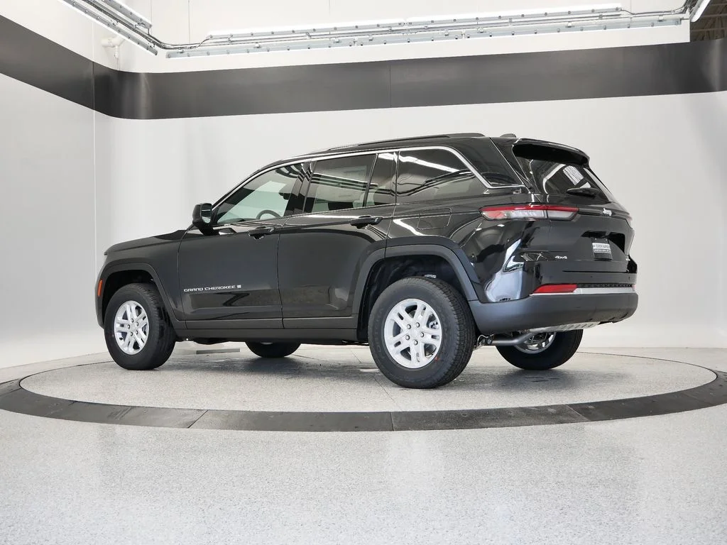 2025 Jeep Grand Cherokee Laredo - Photo 43