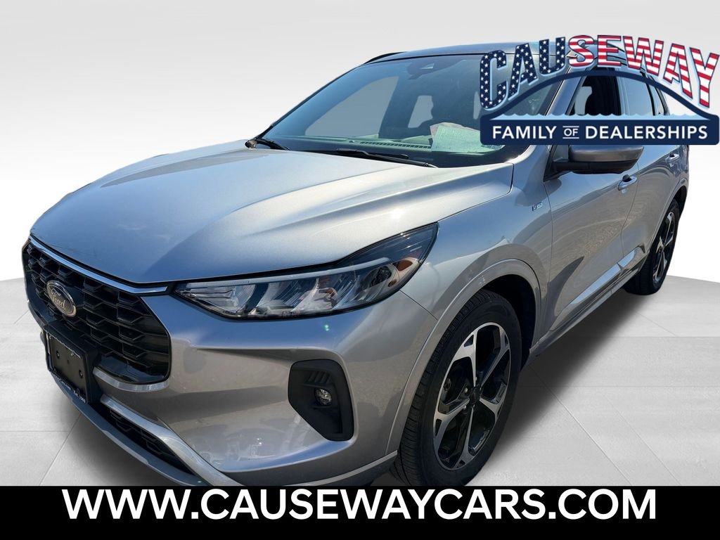 Used 2023 Silver Ford ST-Line Select image 1