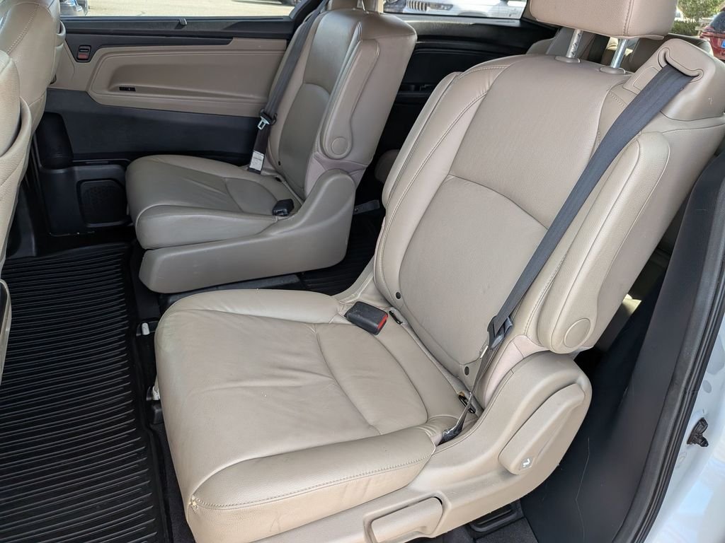 Used 2020 White Honda EX-L image 24