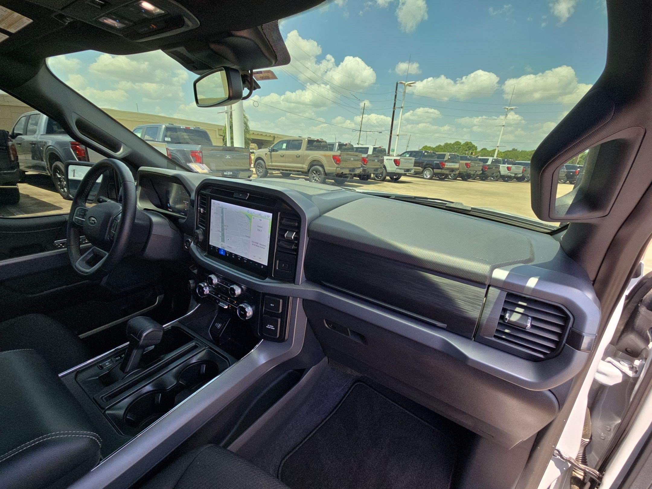 Used 2025 Blue Ford XLT image 30