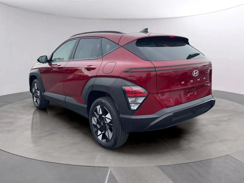 Used 2025 Ultimate Red Metallic Hyundai SEL image 3