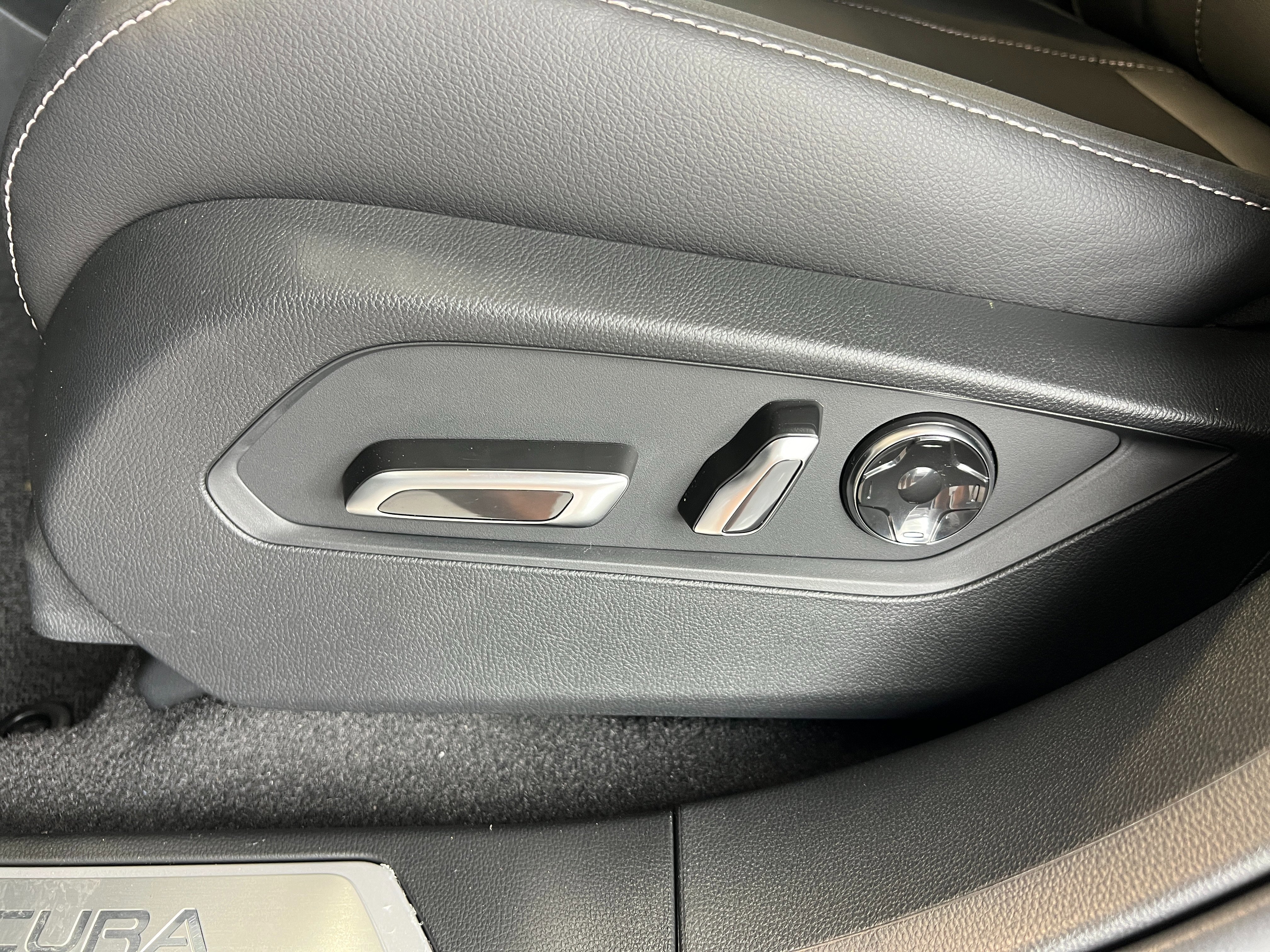 New 2026 Platinum White Pearl Acura  image 14