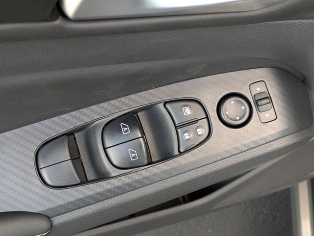 2025 Nissan Altima SV - Photo 19